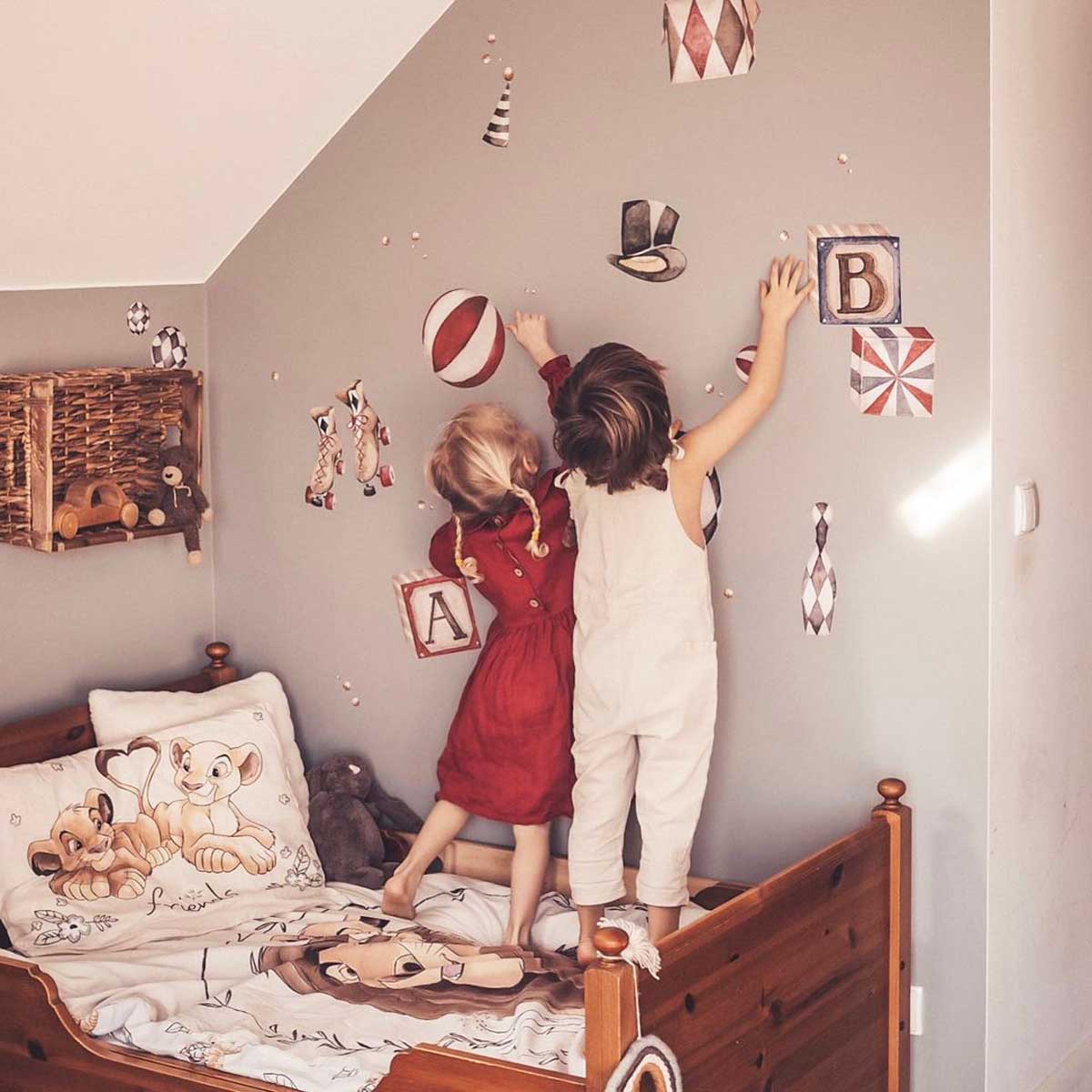 Hier ist Theodore! Großes Set 1 / Spielzeug vom Dachboden