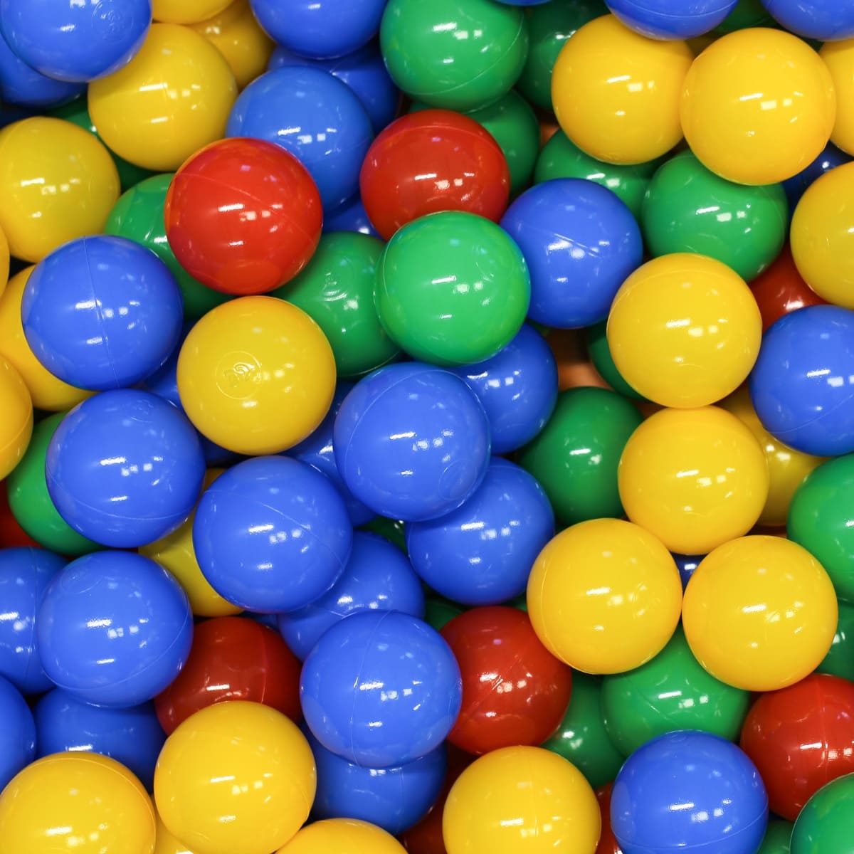 ballen voor een ballenbak set van 500 van zacht foam in meerkleurig voor baby's en peuters tot 3 jaar