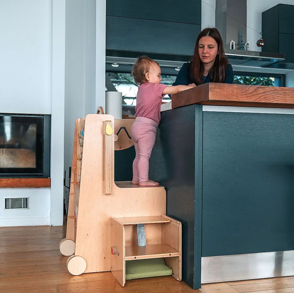 Montessori toren - avonturen en speelhoek