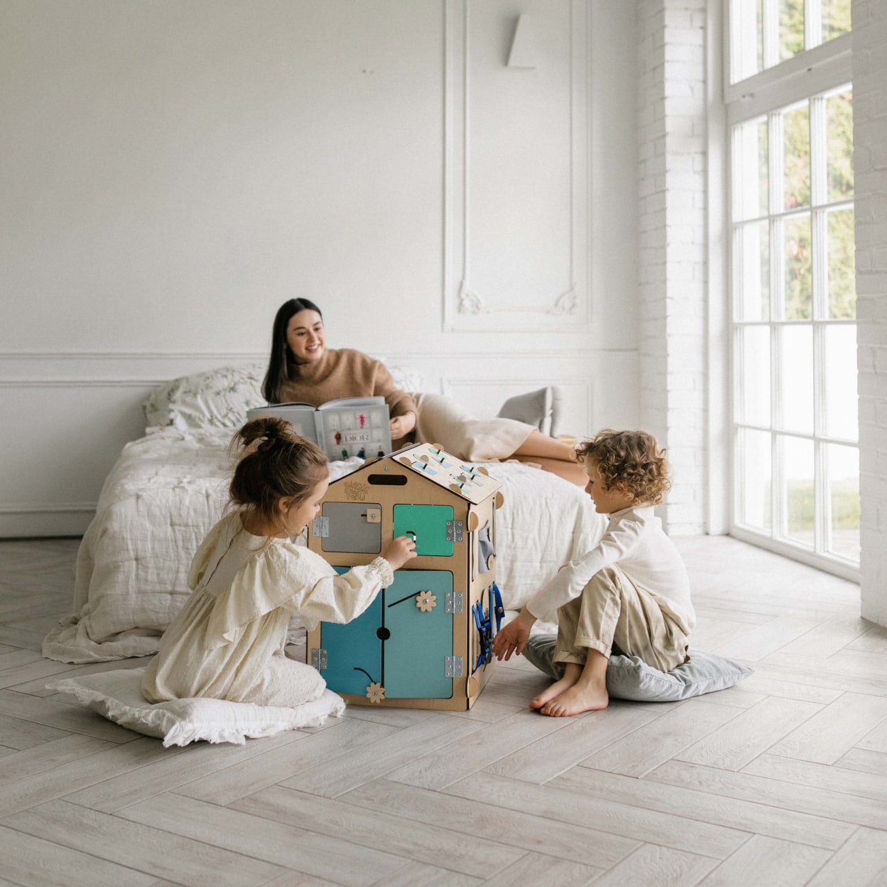 BusyKids Busy Board speelhuisje – naturel mint, limited edition