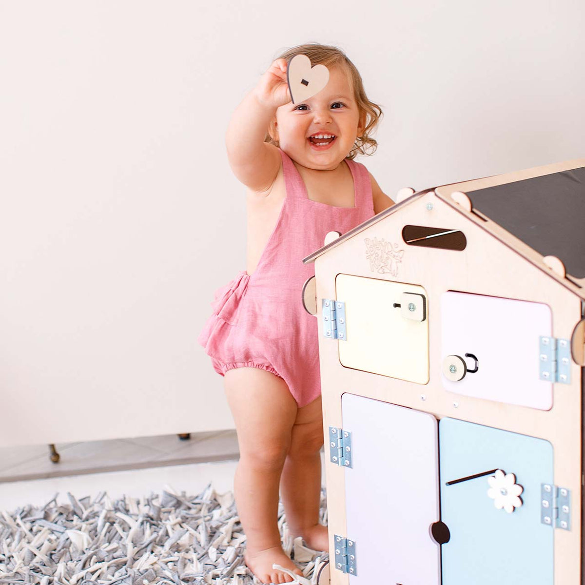 BusyKids Busy Board speelhuisje – naturel pastel, limited edition