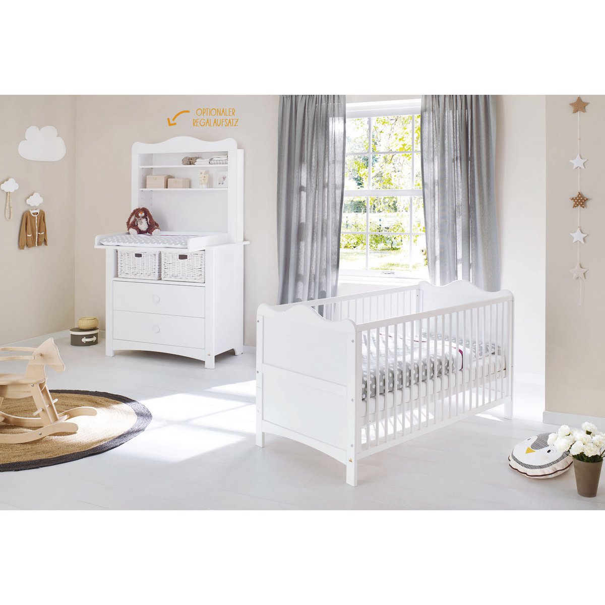 Florentina babykamer breed met ledikant, commode en commode-opzetstuk in een interieur