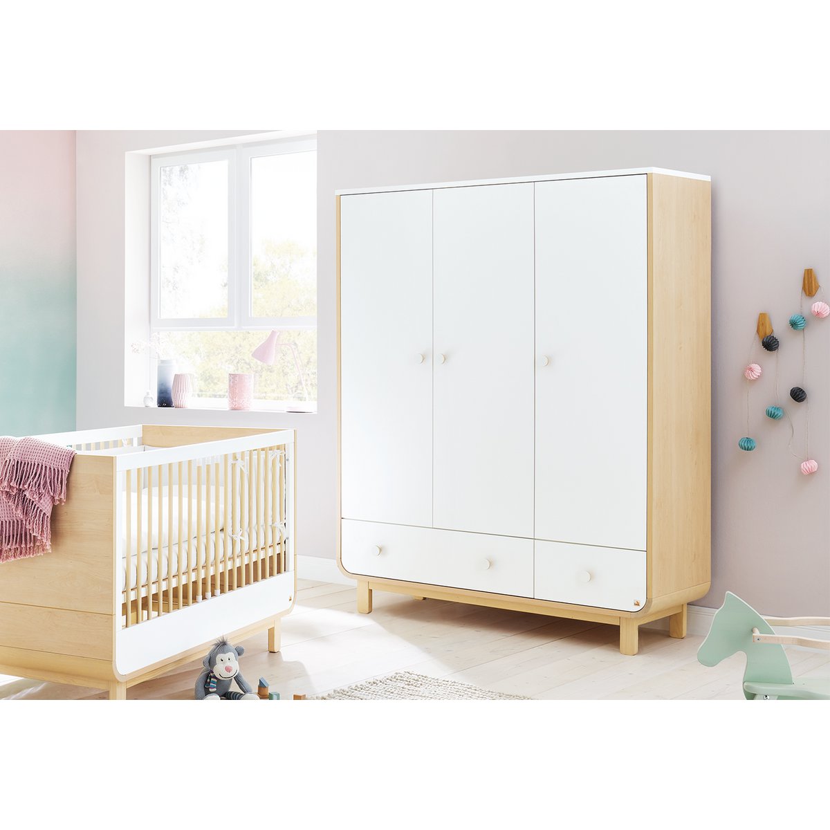 Kleiderschrank "rund" groß