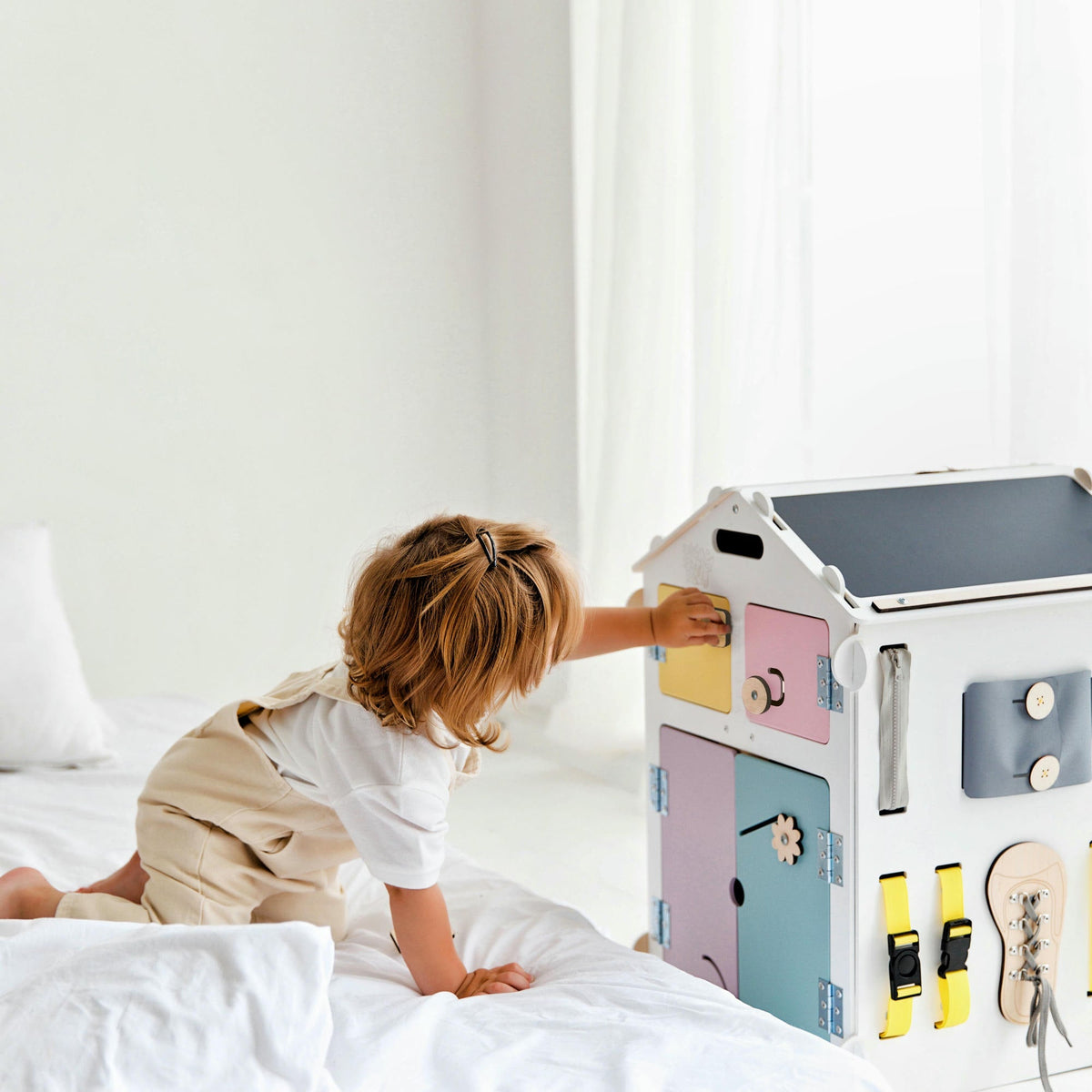 Set - BusyBoard Cottage white/pastel and creative cube