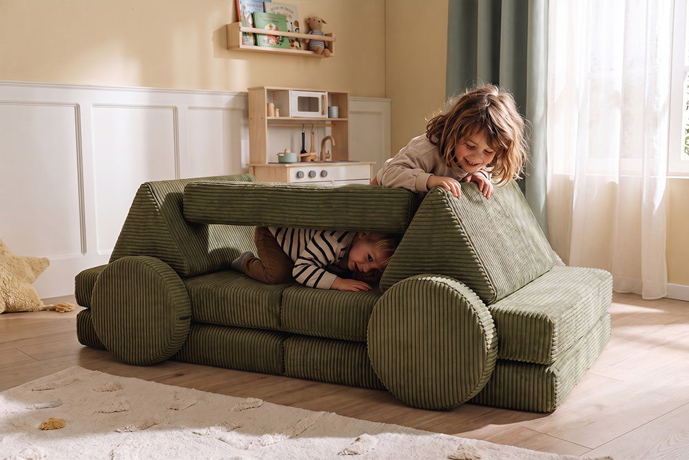 Shappy Speelbank Pure Corduroy in Dusty Sage in de woonkamer
