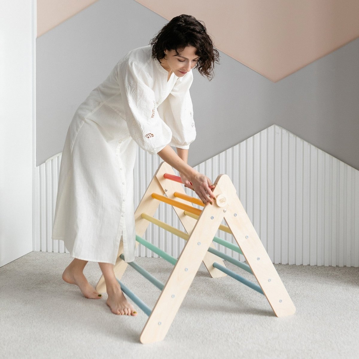 BusyKids Pikler groot set – driehoek, 2 planken & balanswip – regenboog – productbeeld 12