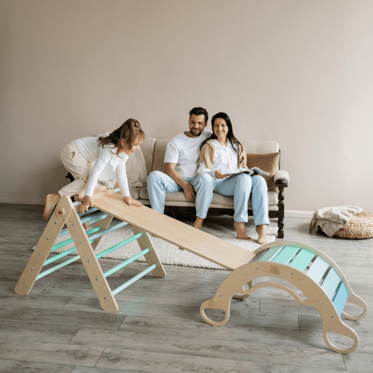 BusyKids Pikler set – driehoek, plank & balanswip – regenboog – productbeeld 18