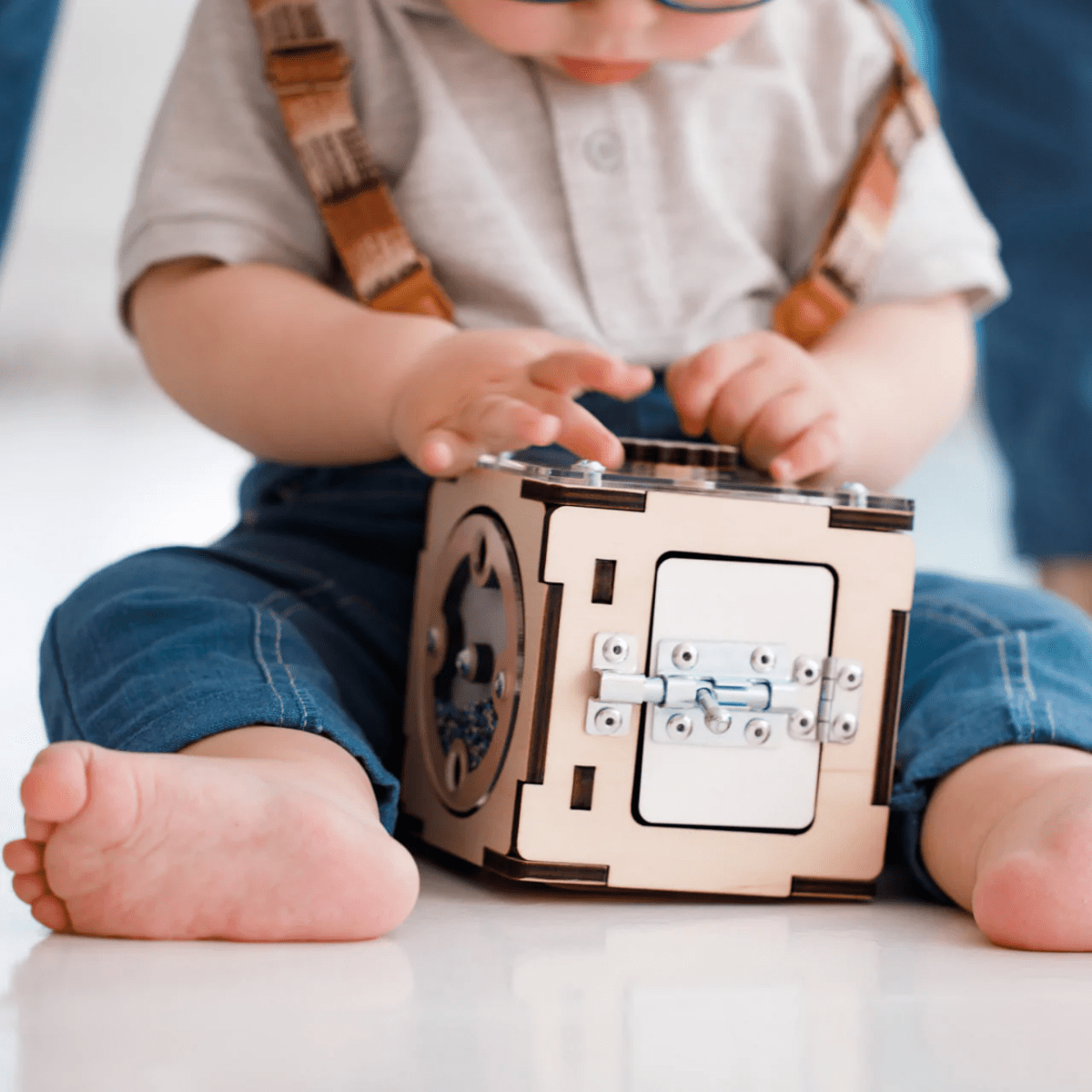 BusyKids set – Busy Board speelhuisje naturel/mint met creatieve kubus-Speelhuisje set