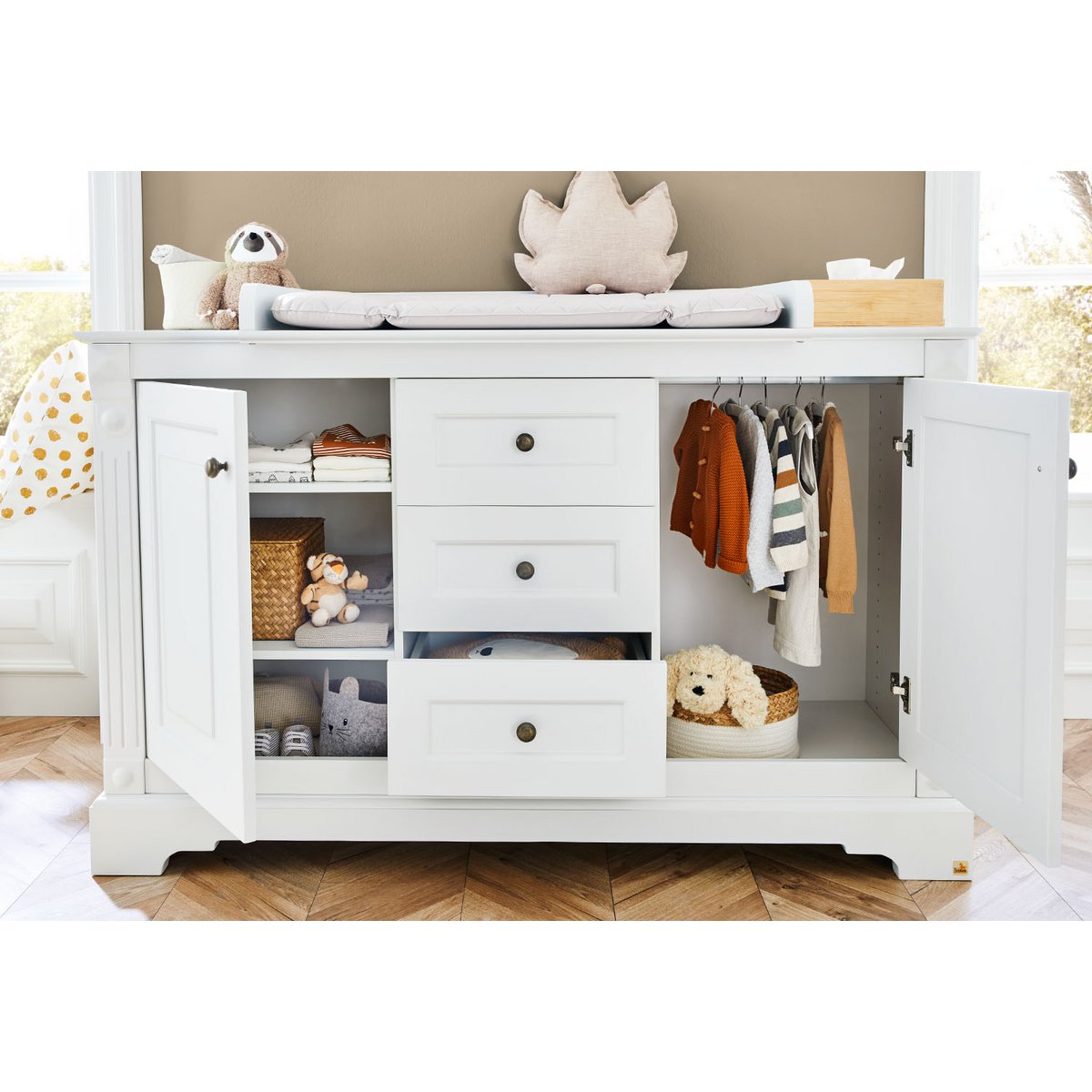 Babykamer Emilia extra breed – 4-delig met grote kledingkast – productbeeld 5