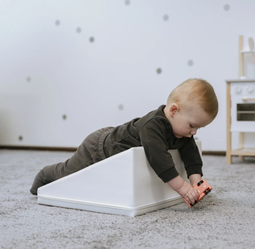 Soft Play Wedge - zacht foam glijblok - Step & Slide