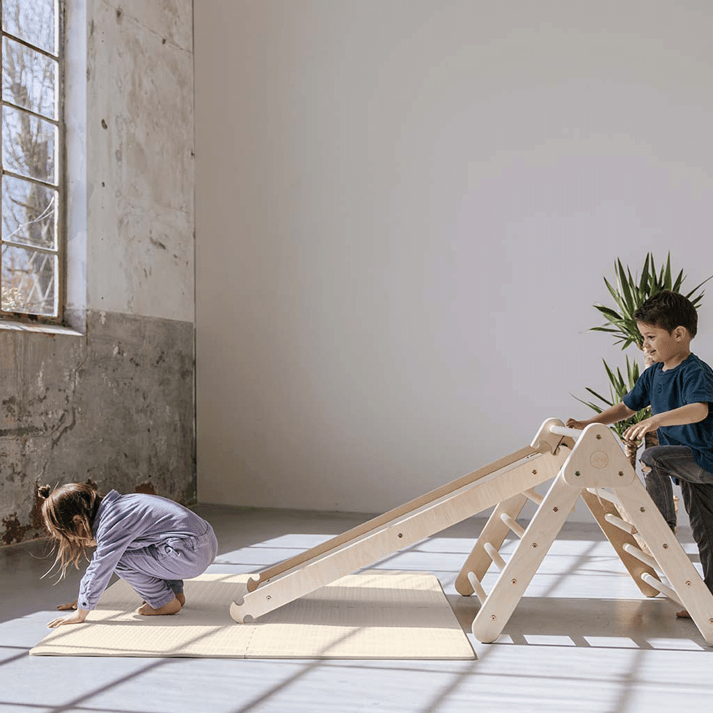 Pikler klimdriehoek premium met glijbaan/klimhelling - naturel - 