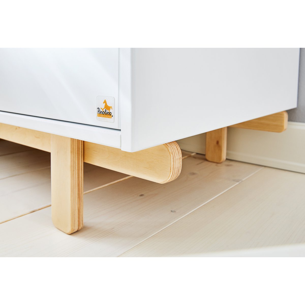 Kwekerij 'Boks' breed groot 3 delen: ledikant, brede commode, grote kledingkast - 