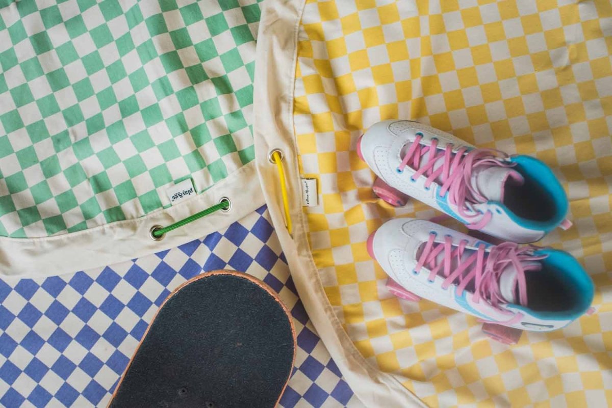 Paars ruitdessin van het Play&amp;Go Vichy speelkleed in detail