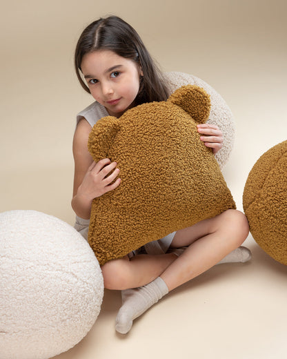 Wigiwama Maple bear pillow